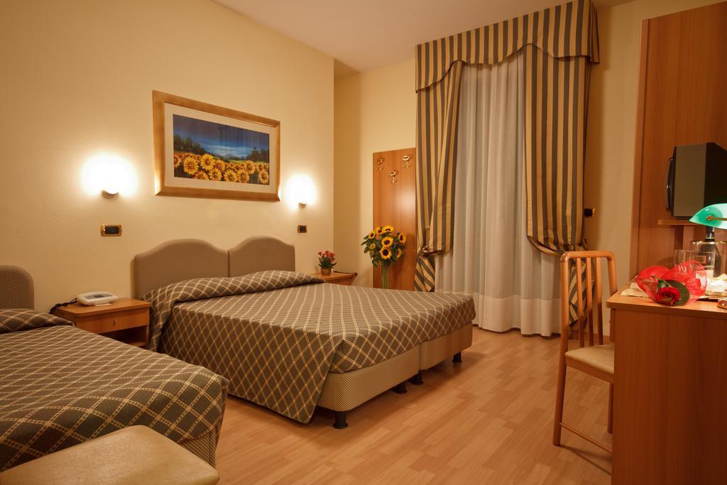 Hotel Villa Luca Chianciano Terme Exterior foto