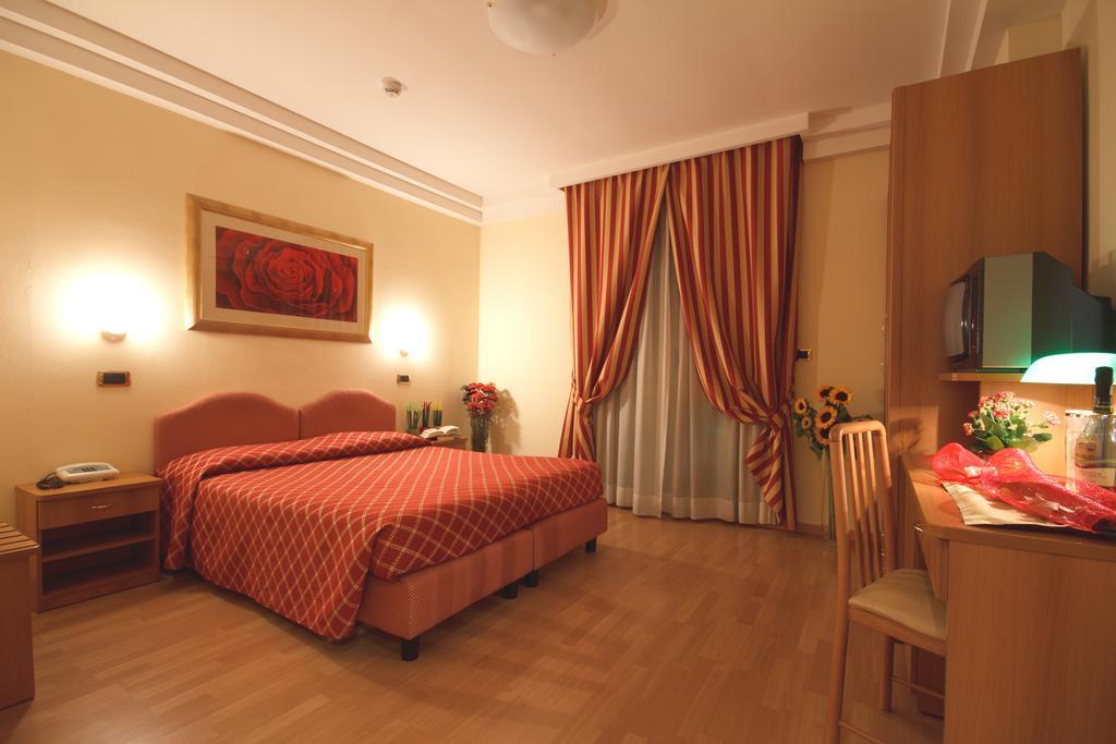 Hotel Villa Luca Chianciano Terme Exterior foto